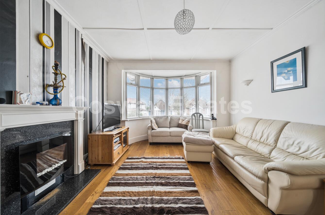 Stoneyfields Gardens, Edgware, HA8, Edgware
